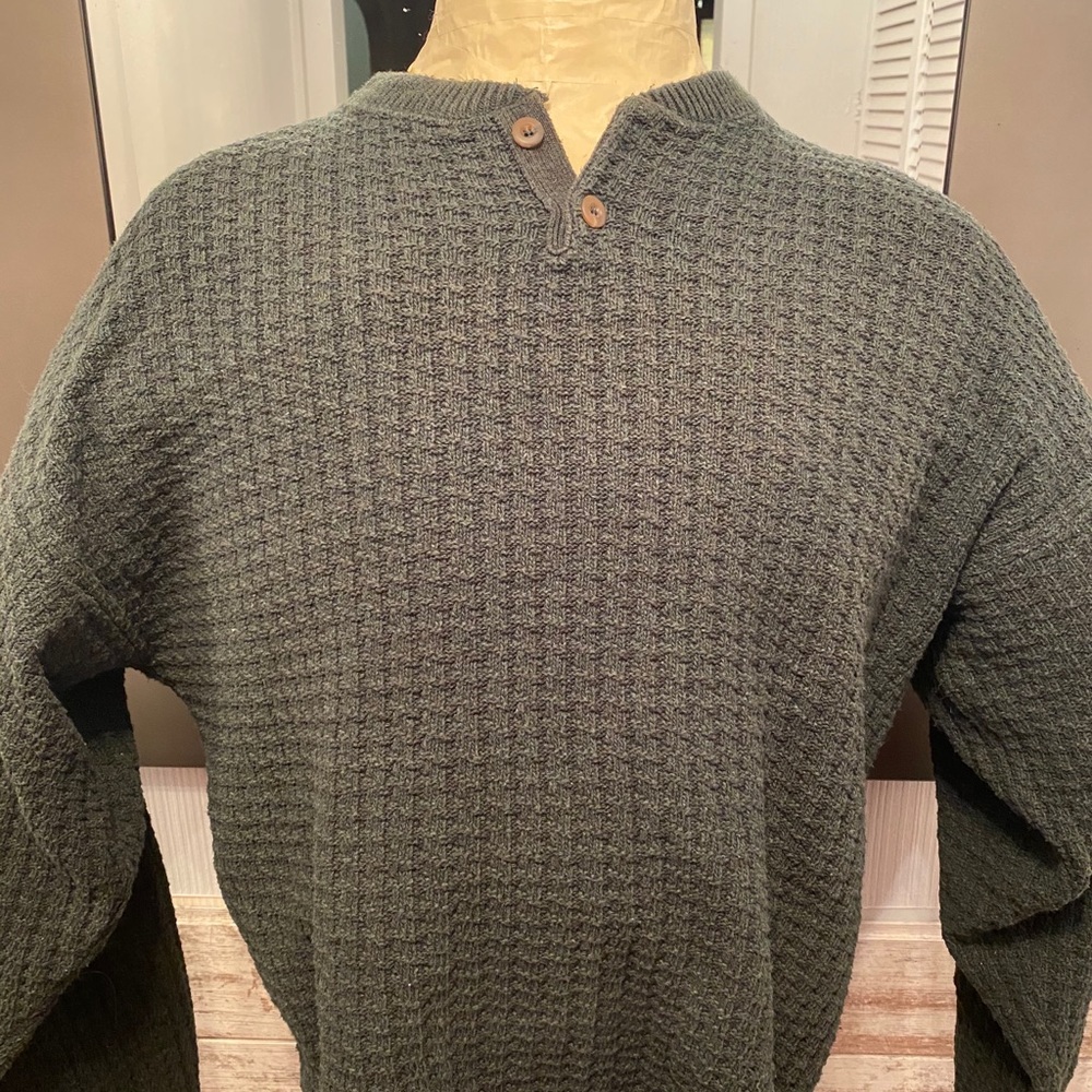 Vintage men’s Bill Blass size large sweater